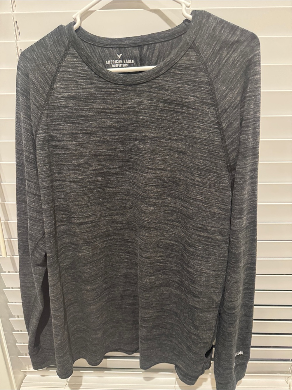 American Eagle Outfitters Men’s Heather Gray Long-Sleeve Crew
